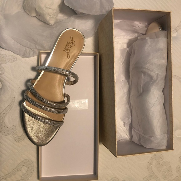 Badgley Mischka Jewel Flats - Picture 3 of 5